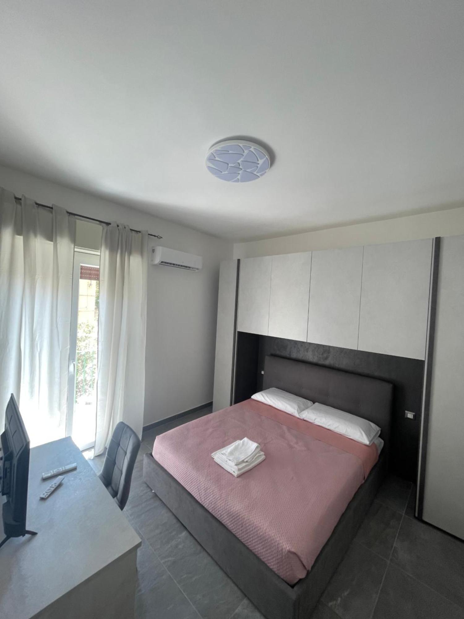 Leos Rooms Καλτανισέττα Εξωτερικό φωτογραφία